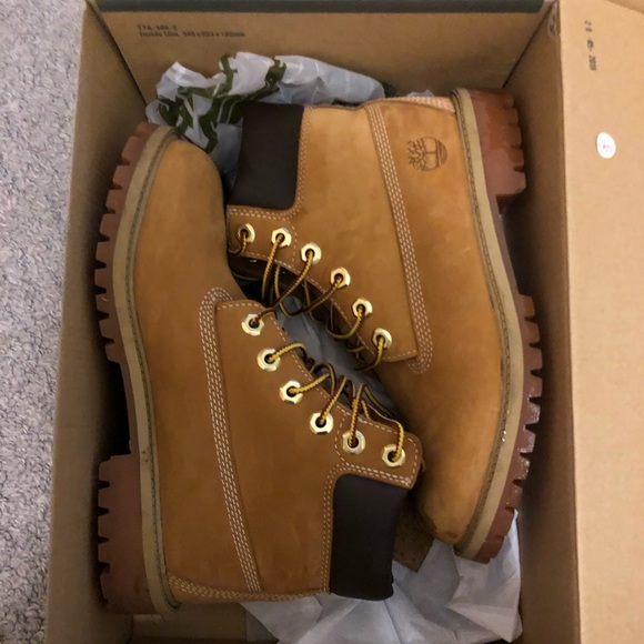 Timberland boots size 5Y - Picture 1 of 3